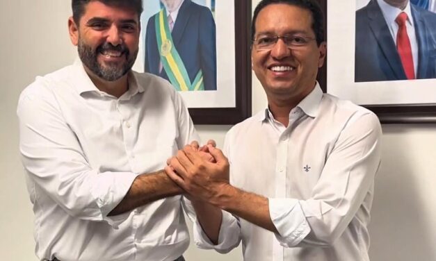 TITO SE REÚNE COM SECRETÁRIO DA SERIN ADOLPHO LOYOLA, E APRESENTA DEMANDAS PRIORITÁRIAS DO OESTE BAIANO